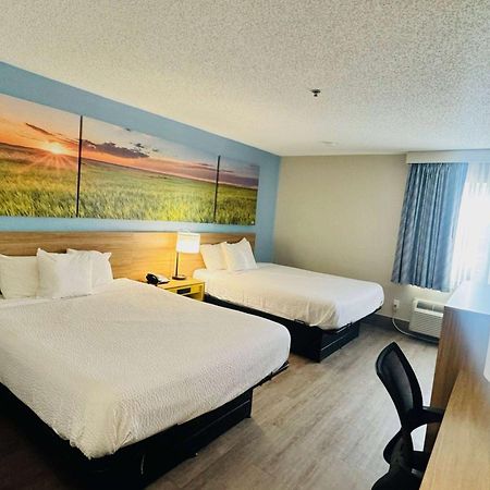 Days Inn By Wyndham Shawnee Bagian luar foto