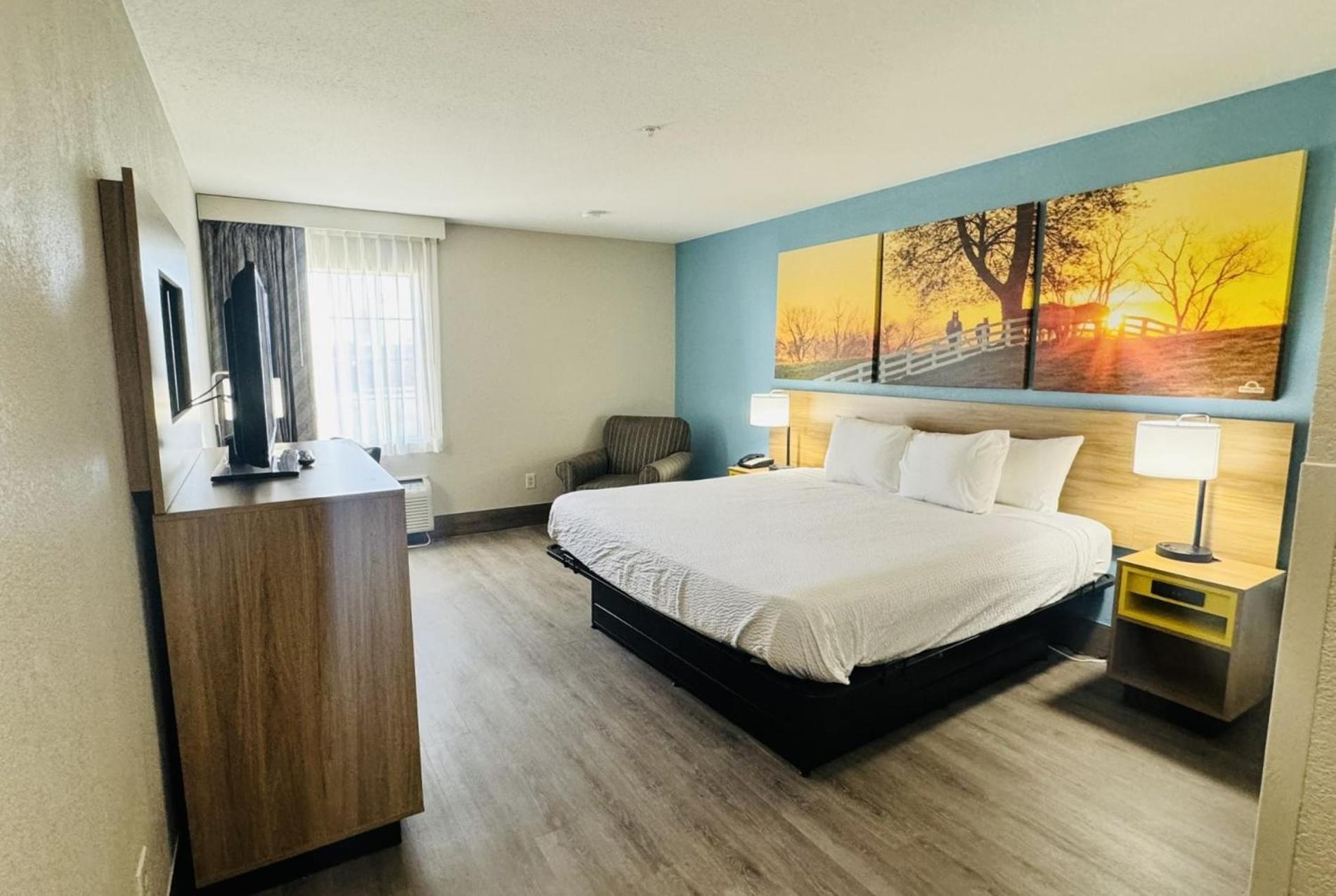Days Inn By Wyndham Shawnee Bagian luar foto
