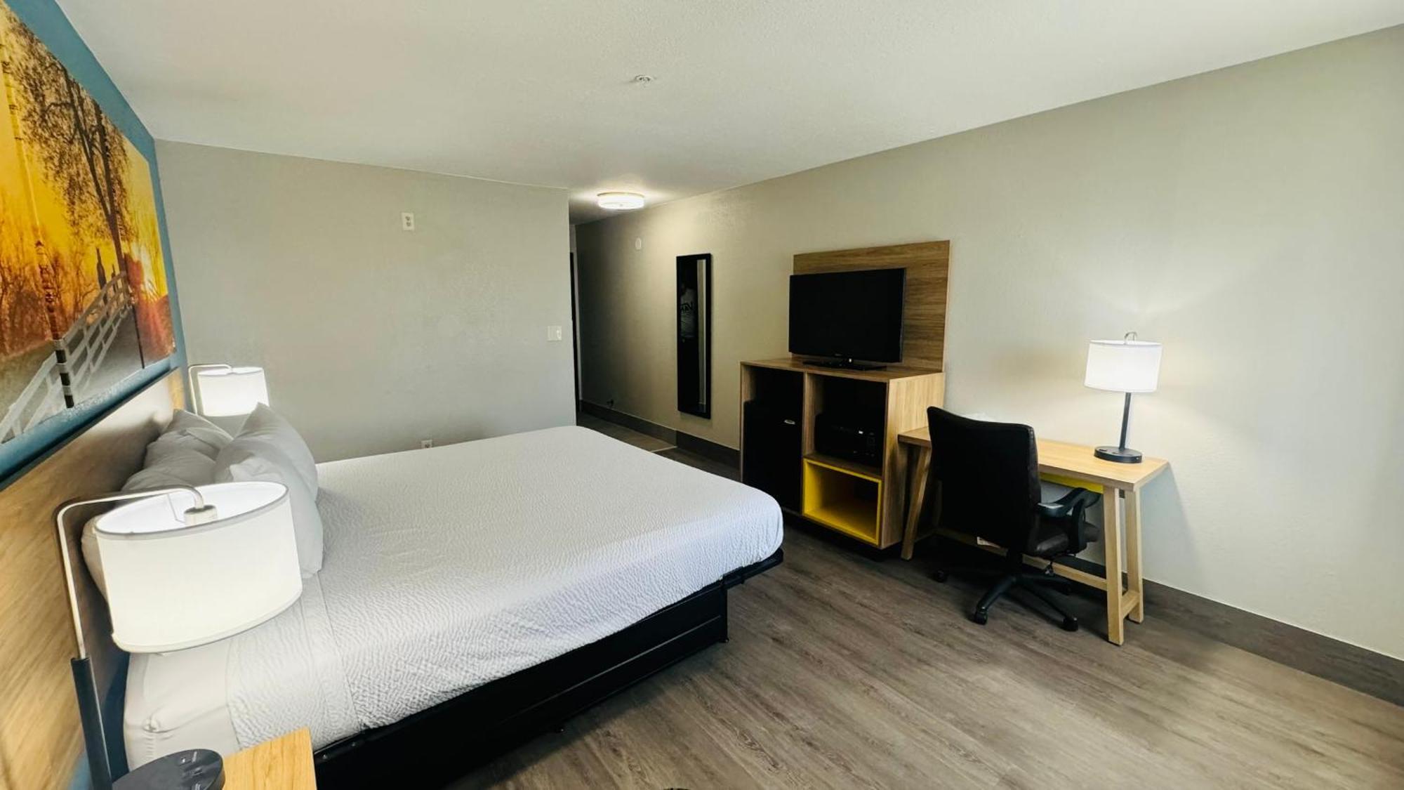 Days Inn By Wyndham Shawnee Bagian luar foto
